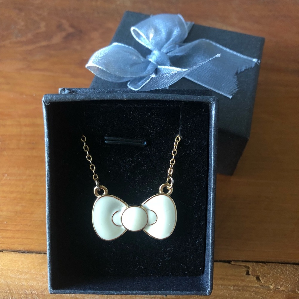 Hello Kitty Bow Necklace